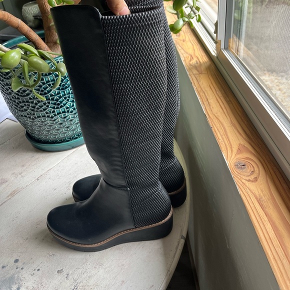 Nearly New black vegan leather boots - Picture 3 of 5